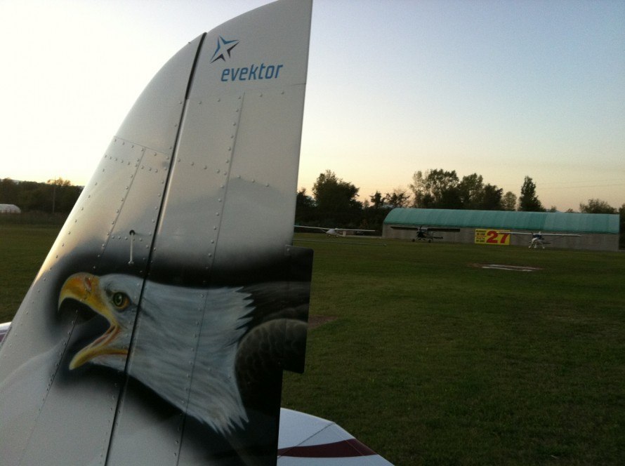 airfield friuli udine italy 02 890x664 Laviosuperficie e campo volo di Codroipo in Friuli